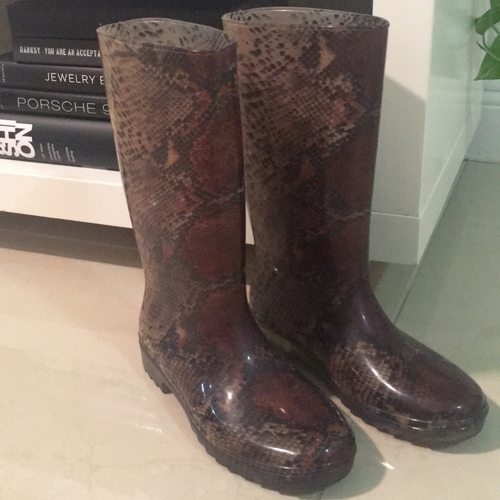 Stuart Weitzman Anaconda Rain Boots